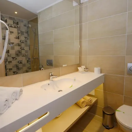 Bacolux Koralio, Hotel