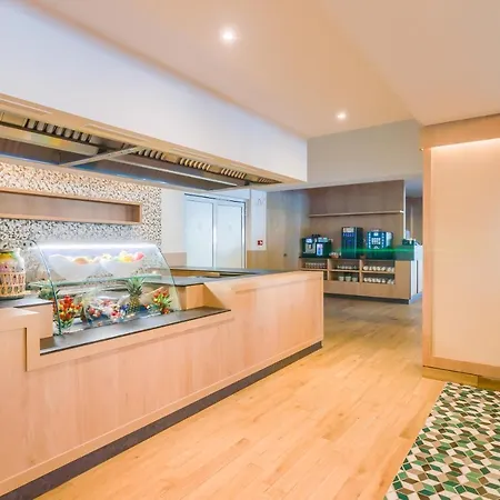 מלון Bacolux Koralio, 4*