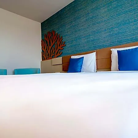 Hotel Bacolux Koralio,
