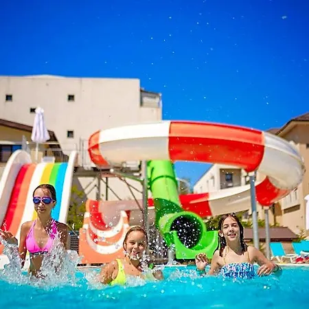 Hotel Bacolux Koralio,