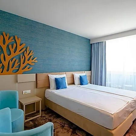 Bacolux Koralio, Hotel