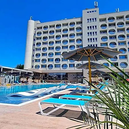 Bacolux Koralio, Hotel 4*