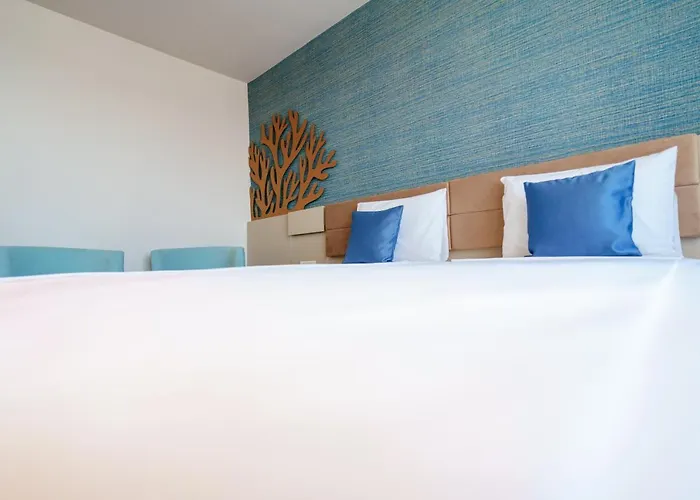 Hotel Bacolux Koralio,