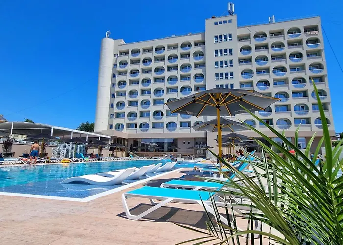 Bacolux Koralio, Hotel